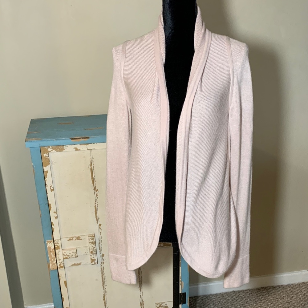 GAP Soft Pale Pink Women's Open Front Cardigan. Size Small